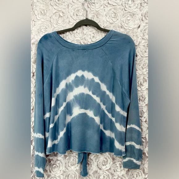 YANA K NWT Lola Tie Dye Long Sleeve Sweater Size Medium Blue & White Boho Top - Picture 3 of 9